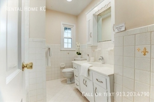 Building Photo - 6001 W 79th St