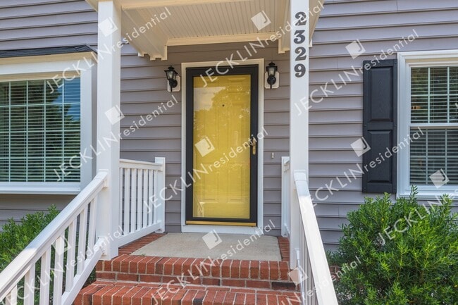 Building Photo - 2329 Horsley Dr
