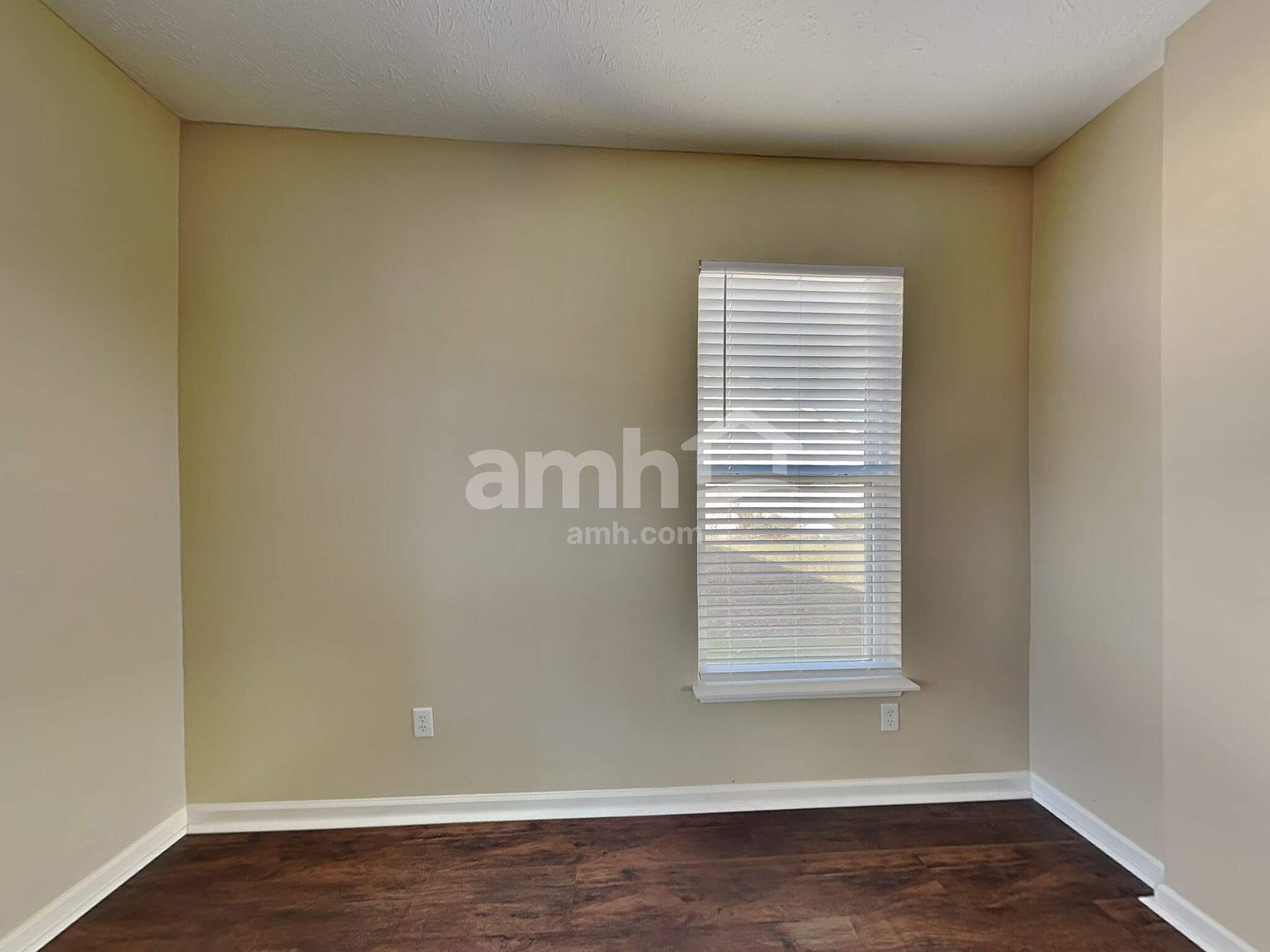 Building Photo - 16938 Cedar Creek Ln