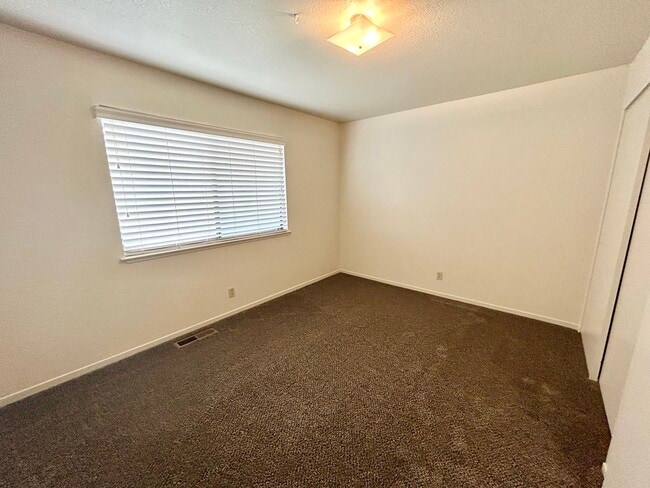 Building Photo - 1584 Johnson Ln