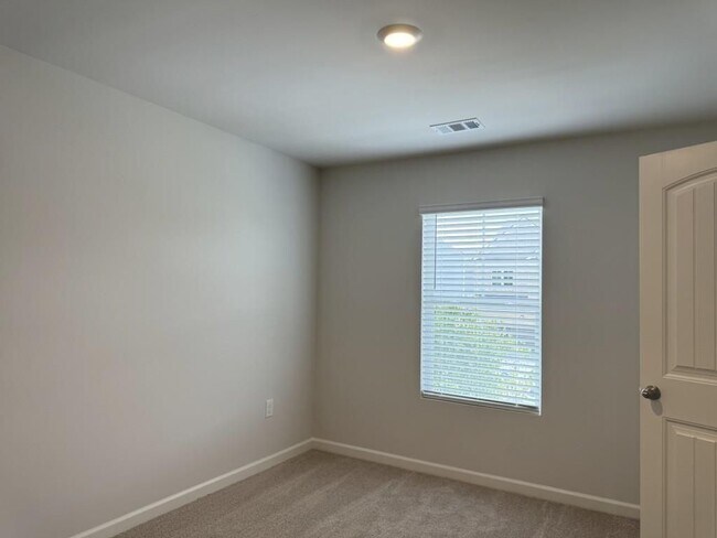 Building Photo - 2292 Blue Monarch Dr