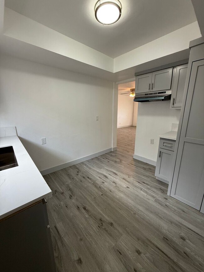 Building Photo - Beautifully Upgraded 4 Bedroom, 2 Bath! Do...