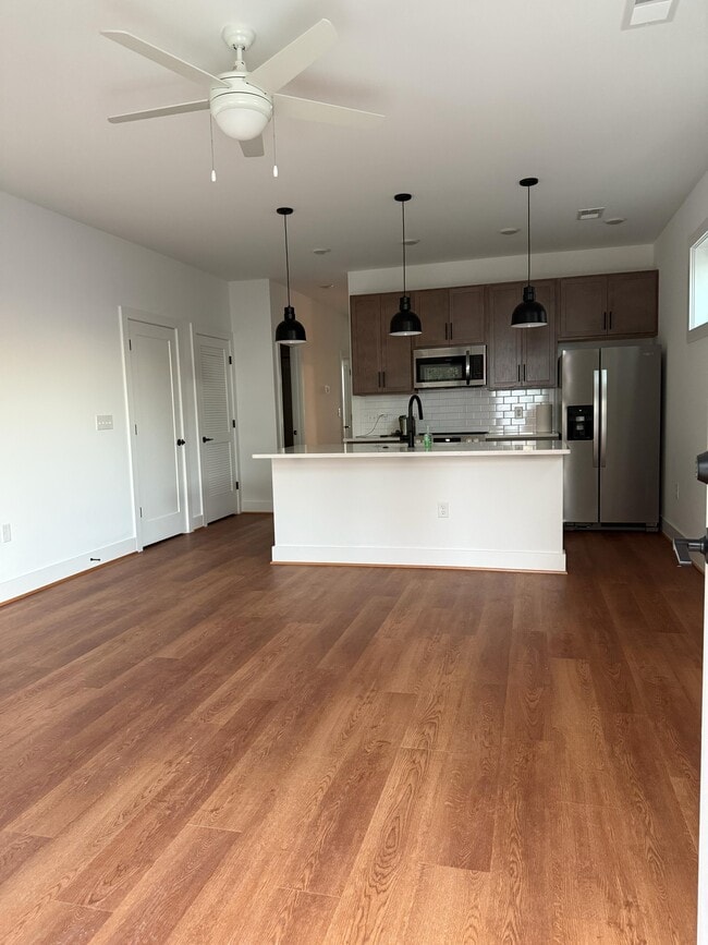 Building Photo - 909 Bainbridge St