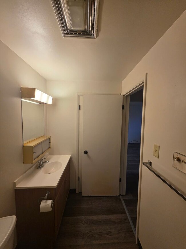 Building Photo - 1 Bedroom 1 Bath-Moon Township