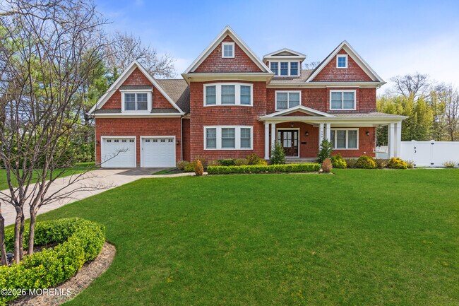 Building Photo - 558 Cedar Ave