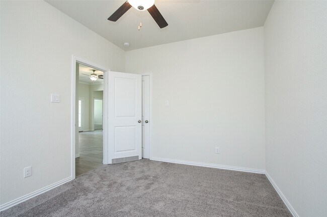 Building Photo - 15230 Kickapoo Cavern Dr