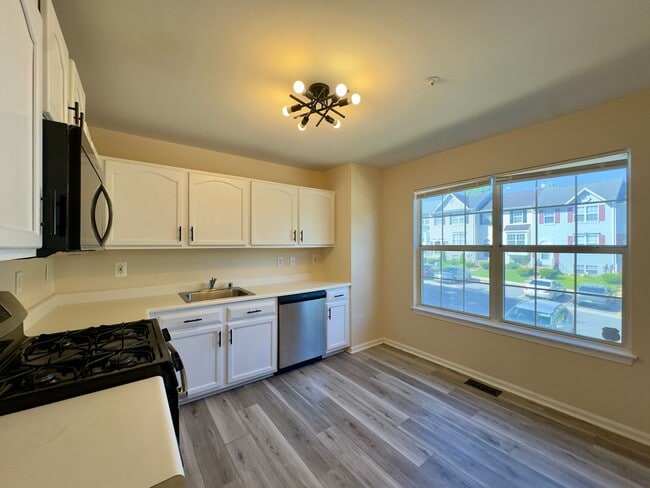 Building Photo - Charming 3 Bedroom/2.5 Bathroom Townhome in Randallstown, MD!