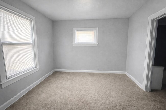 Building Photo - 1405 N Mount Street