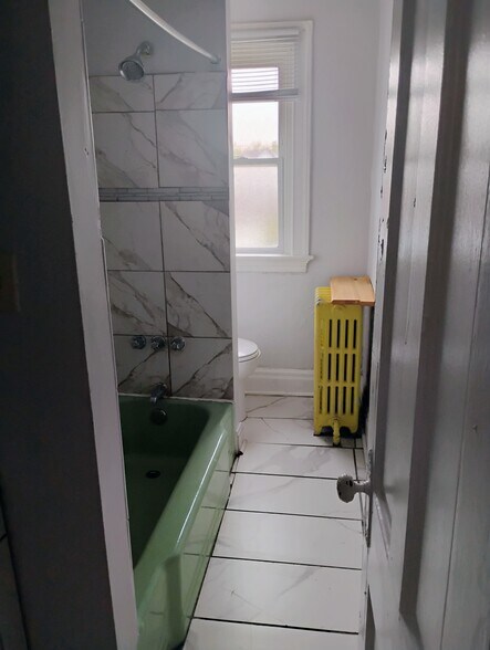 Bathroom - 7323 Denniston Ave