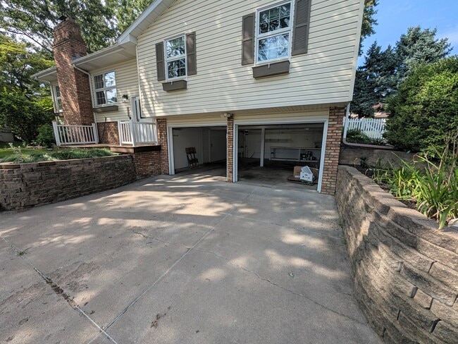 Building Photo - 808 Leprechaun Ln