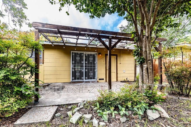 Building Photo - 231 Craigmont Ln