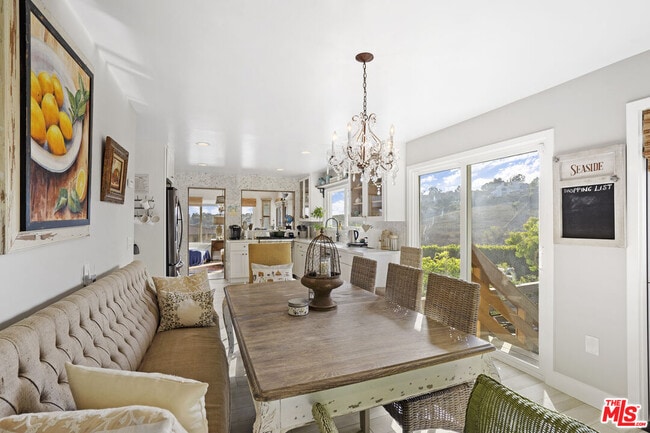 Building Photo - 6363 Zumirez Dr