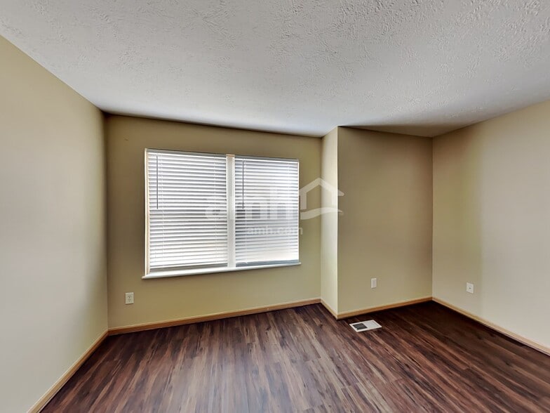 Building Photo - 6909 Spring Bloom Dr