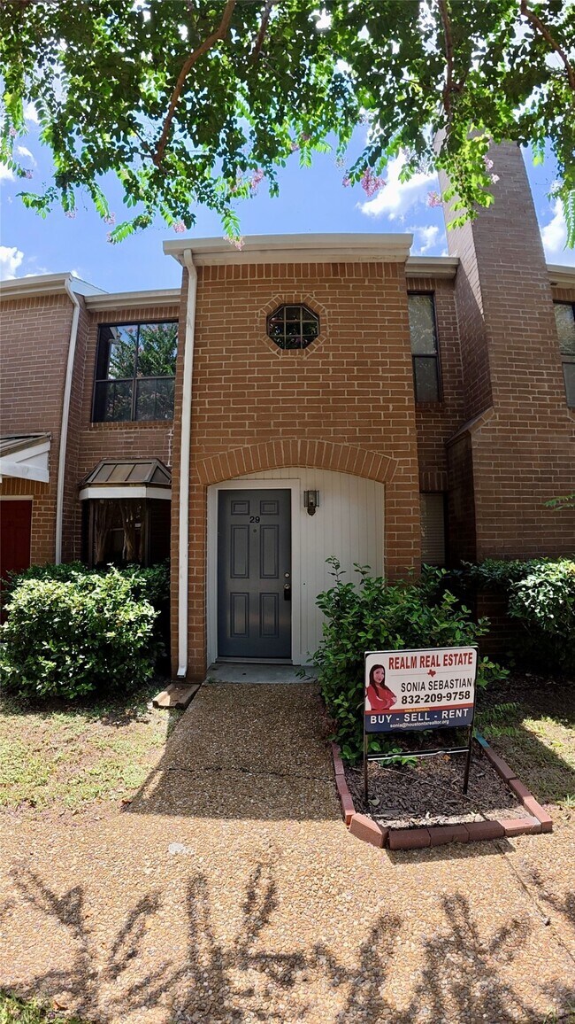 Building Photo - 12550 Piping Rock Dr
