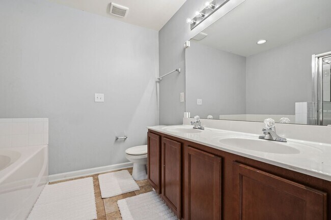 Building Photo - 1326 Stone Manor Dr