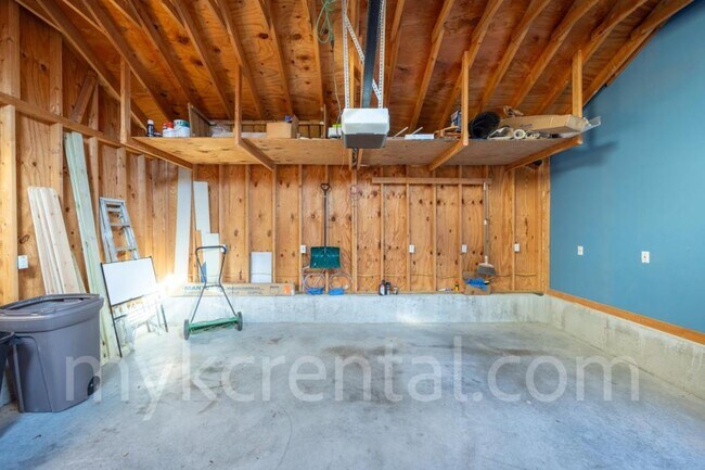 Building Photo - 4306 Fisher St