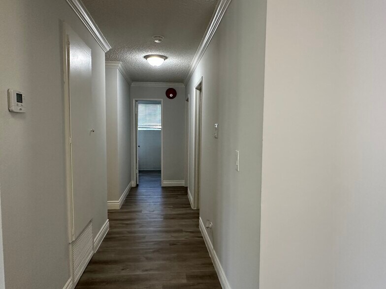 Building Photo - 13766 Paddock St