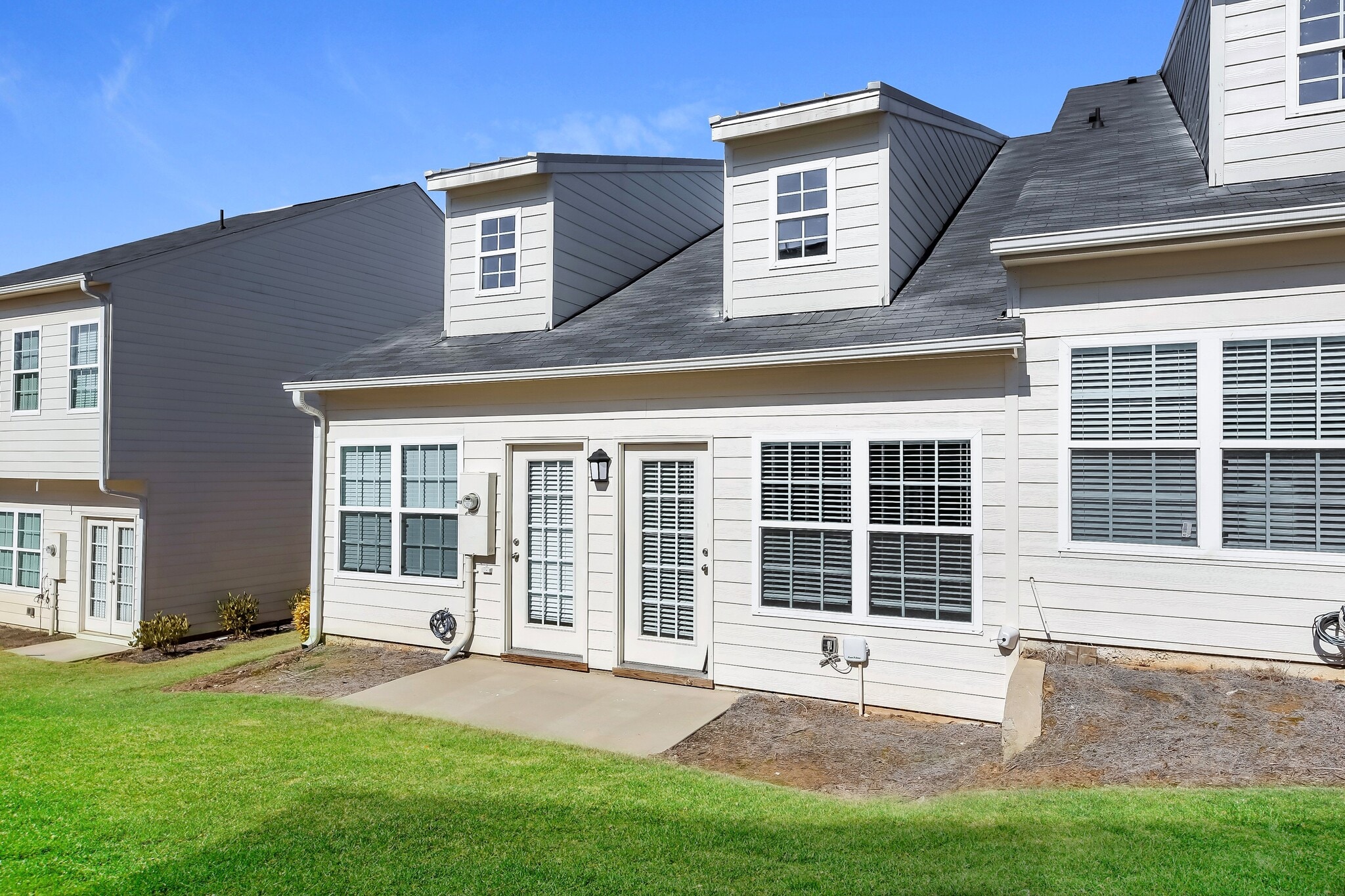 Building Photo - 207 Riley Cir