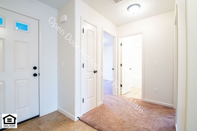 Building Photo - 12595 Shearwater Run