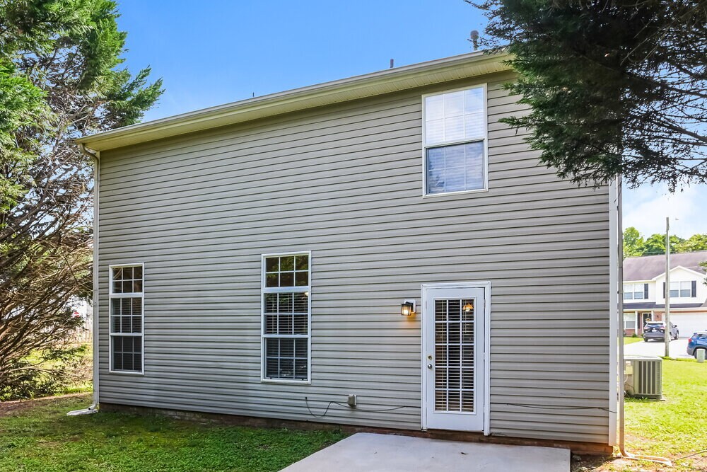 Building Photo - 604 Overlook Rd
