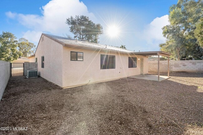 Building Photo - 6082 S Birchwood Dr