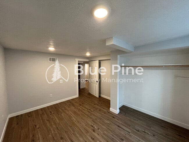 Building Photo - 1322 S 4th Ave