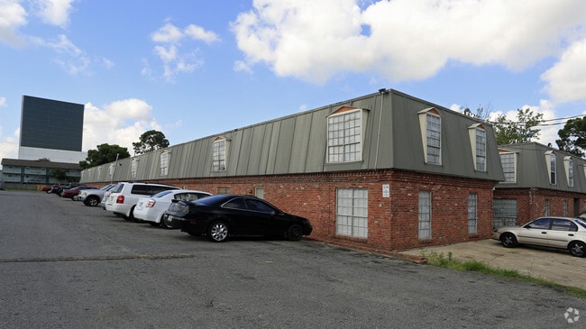 Building Photo - Brynmar Square Apartments