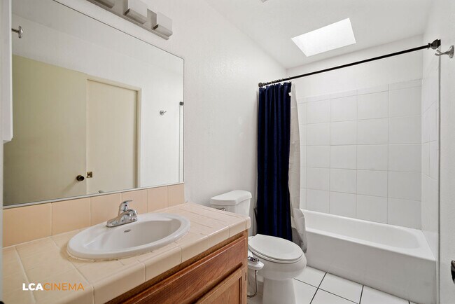 Building Photo - 3521 Starwood Ln