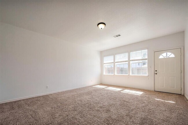 Building Photo - 5906 Yaupon Ridge Dr