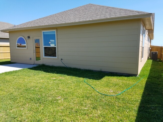 Building Photo - 8037 Pavo Real St