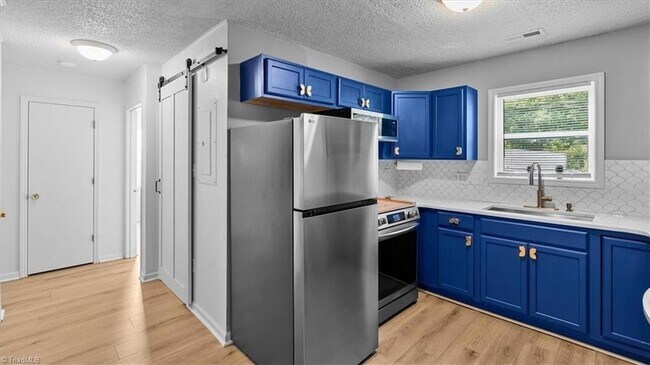 Building Photo - 1404 Denim Rd