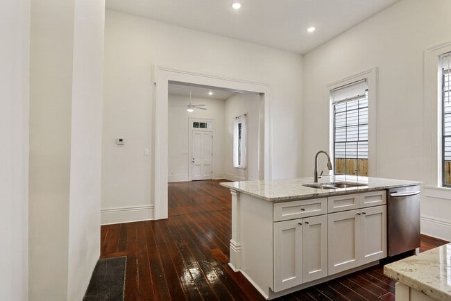 Building Photo - 2123 S Liberty St