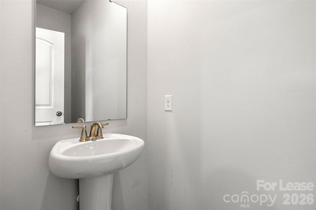 Building Photo - 6985 Waterstone Dr