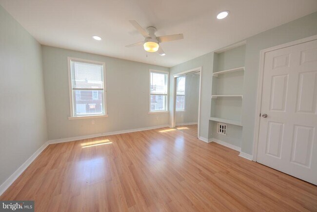 Building Photo - 2059 E Ontario St