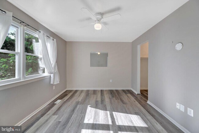 Building Photo - 281 Ternwing Dr