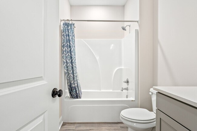 Building Photo - 826 Clear Spring Dr