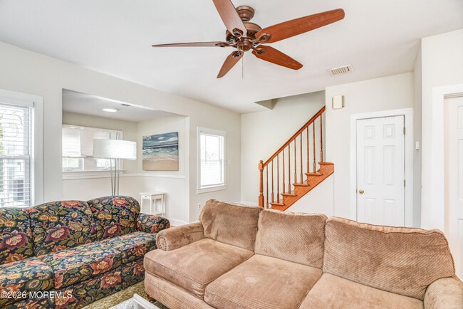 Building Photo - 47 Valentine St