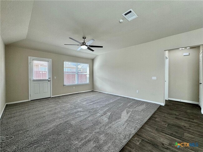 Building Photo - 224 Yoakum St