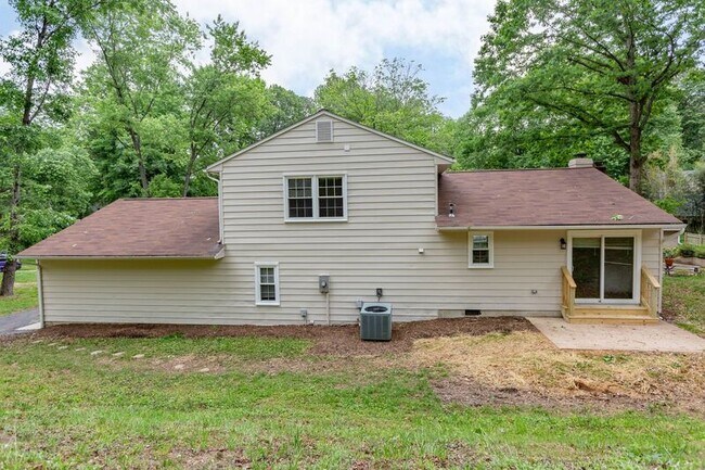 Building Photo - 3 Willow Branch Pl