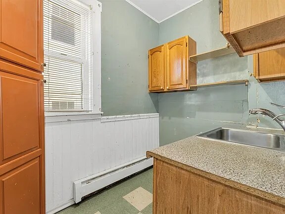 Building Photo - 6 Priesing St