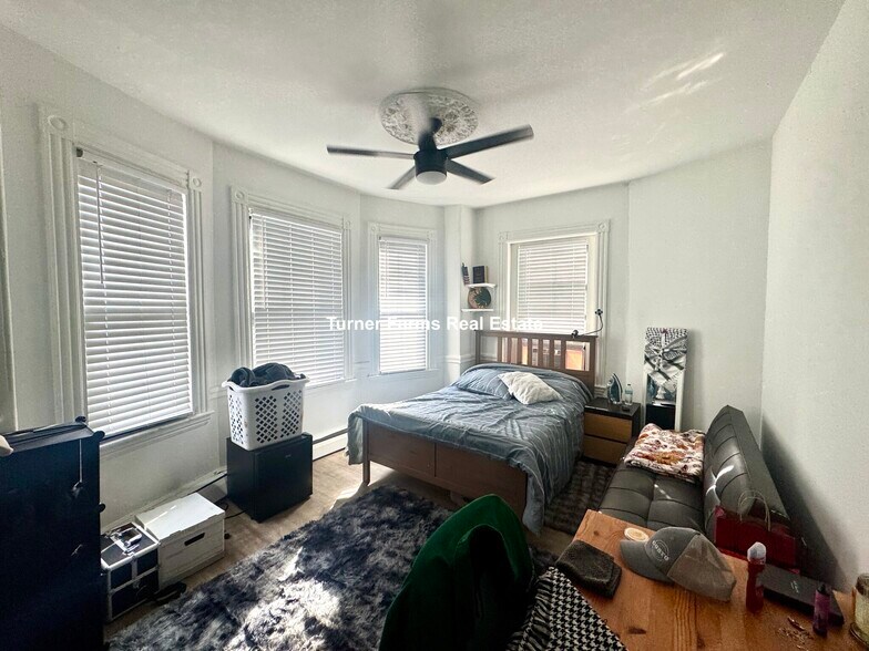 Building Photo - 1510 Tremont St