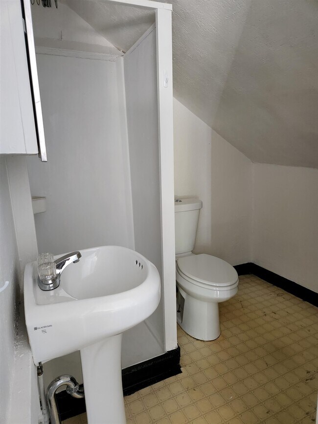 Building Photo - 14 Preston St