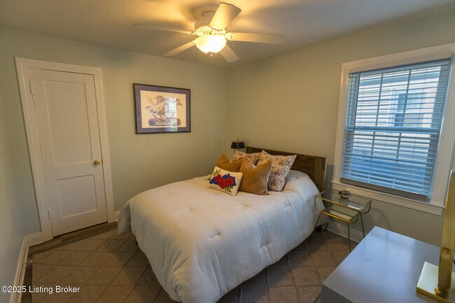 Building Photo - 720 Gheens Ave