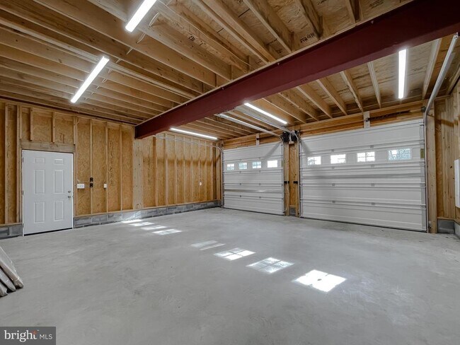 Building Photo - 45093 Smiths Nursery Rd