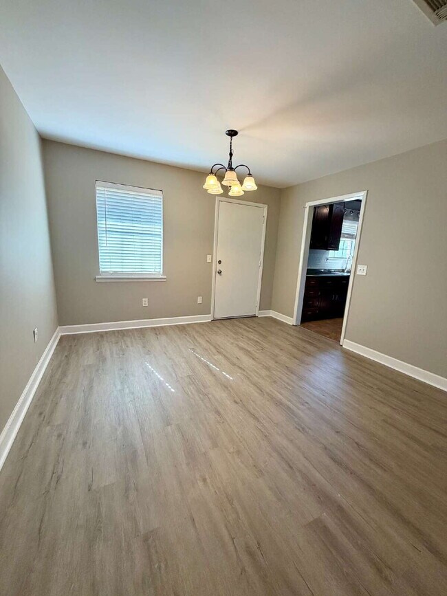Building Photo - Available now FOR RENT in Enterprise, AL!!