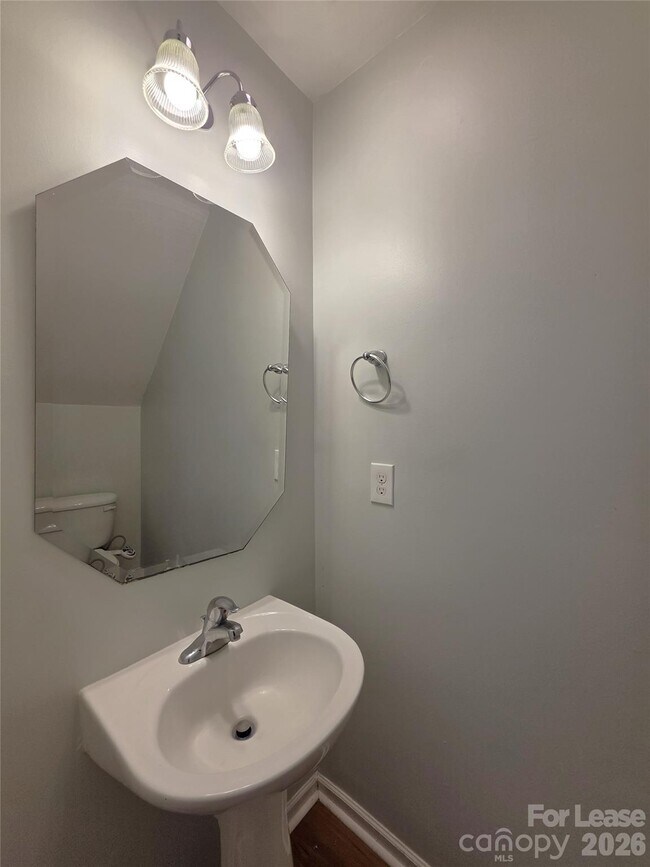Building Photo - 6142 Salamander Run Ln
