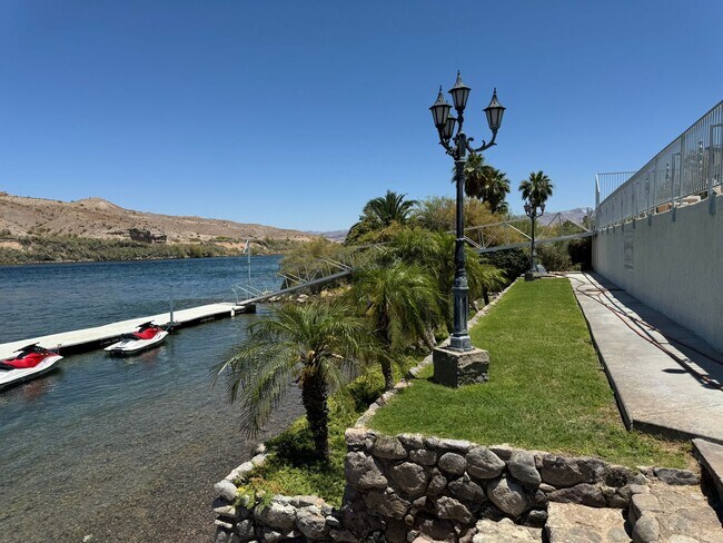 Building Photo - SHORT TERM WINTER RENTAL 1-BR Condo with Private Dock at Rio Vista