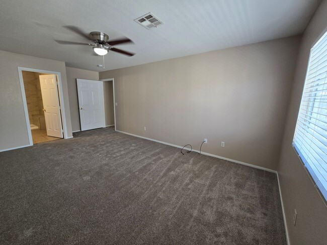 Building Photo - Townhome in Dreamy Summerlin Area -8417 Ma...
