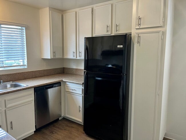 Building Photo - 6080 Mt Aguilar Dr