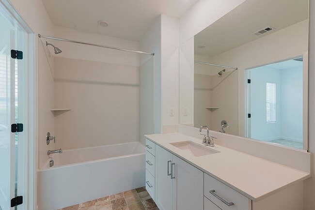 Building Photo - Charming 4 Bedroom 3.5 Bath in Carmel Mountain Ranch
